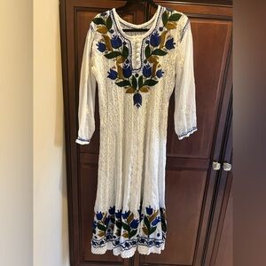 Elegant White and Blue Long Sleeve Embroidered Dress - 10/12